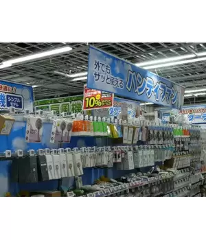 夏の定番アイテムに！ ビックカメラでハンディファンの販売が好調　ネックリングも