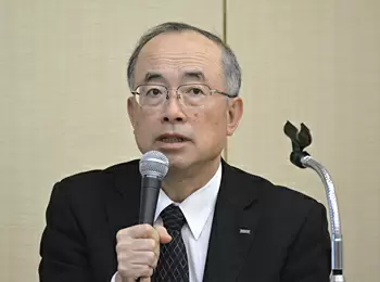 障害の詳細と原因を説明する嶋谷本部長