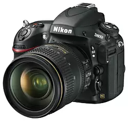 有効画素数36.3メガピクセルのフルサイズセンサを搭載する「D800E」