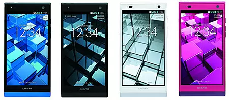 左からブルー、ブラック、ホワイト、ピンク