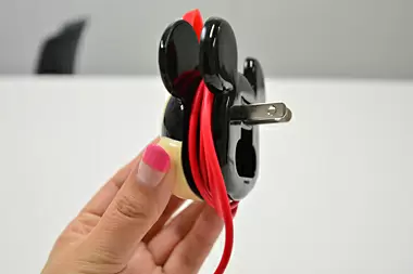 ケーブルを本体に巻きつけることができる