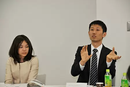 ヤマハの藤井さん（右）と臼井さん（左）