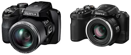 「FinePix S9400W」（左）と「FinePix S8600」