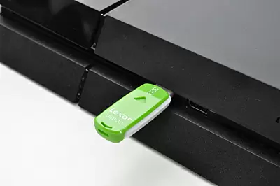 USBメモリを装着してシステムを起動