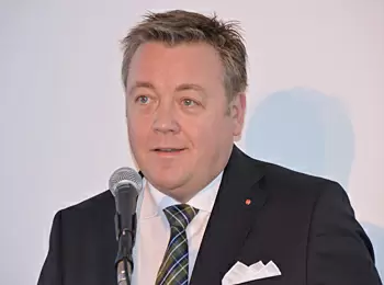 ライカの歴史を説明するステファン・ダニエル プロダクトマネージャー