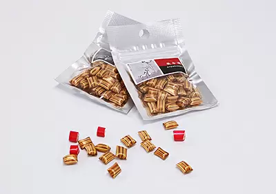 「papabubble」が「薬用養命酒」の味わいを再現したキャンディ