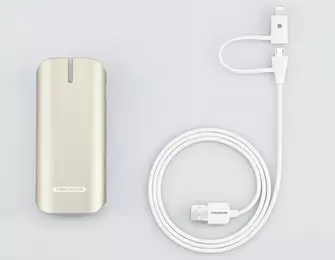モバイルバッテリ本体とLightning変換アダプタつきmicroUSBケーブル