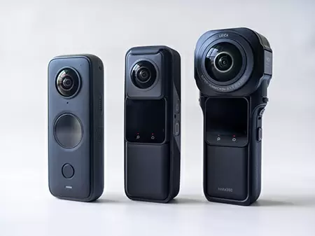 左から順に Insta360 ONE X2、Insta360 X3、そして大型レンズを搭載した Insta360 ONE RS 1-Inch 360 Edition の 3 機種が白い背景に並んでいる