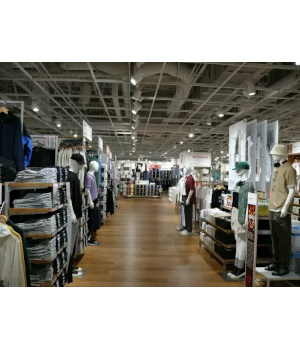 「ユニクロ ヨドバシAkiba店」は秋葉原ならではの取り組みが満載！他の店舗と何が違う？