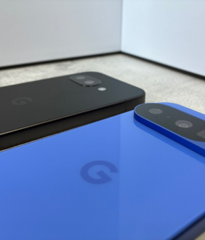 Pixel 9aとPixel 10、選ぶならどっち？ 5万円の差を普段使いで比べてみた
