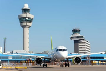 アムステルダムのスキポール空港は、2024年に483,000便の発着枠を供給すると発表した。 夏スケ...