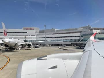 2024年1月2日、羽田空港C滑走路で発生した航空事故。日本航空(JAL)のエアバスA350-900...