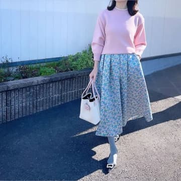 【きれい色ニット】 「服とかおしゃれなモノとか、今日は無性に買い物がしたい！ でも何を買えばいい？」...