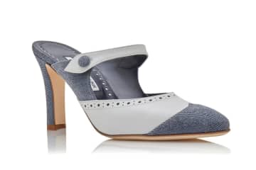 マノロ ブラニク(Manolo Blahnik)は、2024年春の新作シューズを発売。 南仏のリゾー...