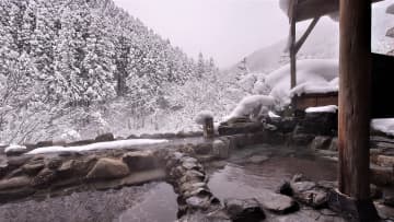 東京でも初雪を観測し最強寒波が訪れるなど、本格的な雪の季節を迎えました。凍えた心と体を温めるには、や...