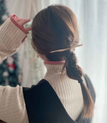 普段の髪型に少し飽きてきたけれど、カットはなかなか行けないという多忙さんは、最旬の三つ編みアレンジを...
