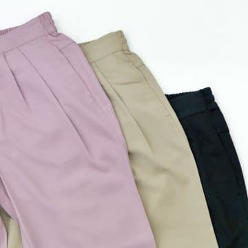 シンプルかつ機能性に優れたラインナップを揃えた【ワークマン】から「最強ボトムス」をご紹介！ 今回注目...