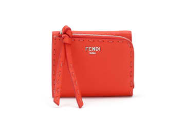 フェンディ(FENDI)から、新作のウィメンズレザーウォレットが登場。2024年3月14日(木)より...