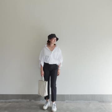 シンプルなのにおしゃれ。そんな人に共通してるのが「服の色使い」です。色はアイテムのデザインや素材より...