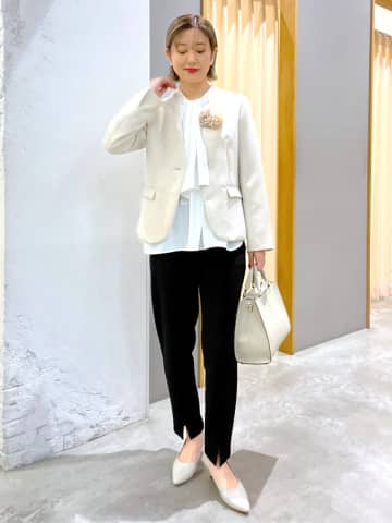 卒入学式に着ていく服がまだ決まっていない……そんな方に向けて、【人気ママ店員】による「セレモニーコー...