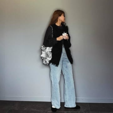 ラフコーデの王道アイテムといえばデニムパンツ。2024春は断然「ライトブルー」が主流です！ そんなラ...