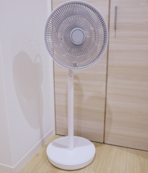 扇風機が「コードレス」だとこんなに便利！「LAViNO エアーループ」を一度使ったら後戻りできない