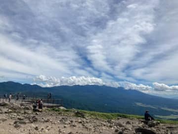 本格的な登山シーズンが始まった山も増えてきた。しかし、場所によってはまだ残雪の残る山もあり、春は登れ...