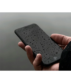 雨の日のスマホ、結露など意外な水没リスクにも注意！