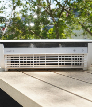 夏の蒸し暑い洗面所や屋外を快適に！ミスト機能＆コンパクトでおしゃれな話題の「ポータブルクーラー」を試してみた