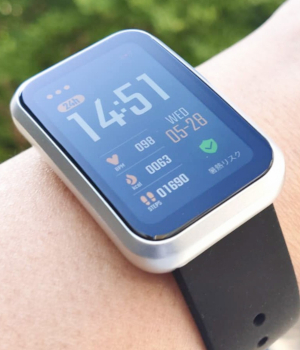 罰則あり！職場の熱中症対策が義務化、暑熱リスクを知らせてくれる「aiwa band」とは