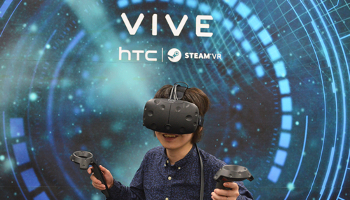 VRヘッドセット三強の一角「HTC Vive」が実現する“ルームスケールのVR体験”とは？