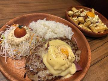 どうも、僕です◯┓ 東開町イオン、何を食べようかと思ったら高確率でチョイスしてしまうびっくりドンキー...