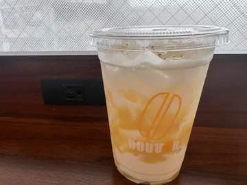 どうも、僕です◯┓ 天文館の中町ドトール。２０２６秋の限定メニューが出ております。 こっくり濃厚蜜芋...