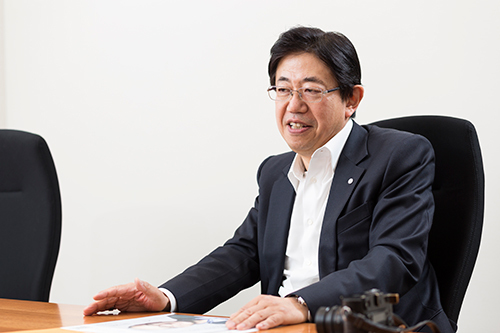 <Key Person>シュッピン 会長 鈴木慶 公取委「ガイドライン」は歓迎 ネット販売こそ「接客」が鍵を握る