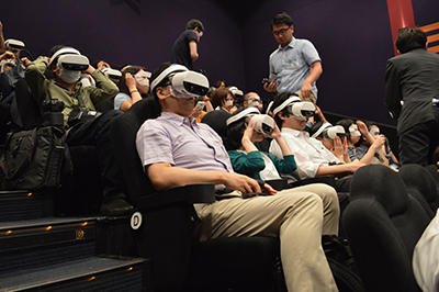 VRは映画業界を救えるか 転落と隣り合わせの体験型シアター - BCN+R