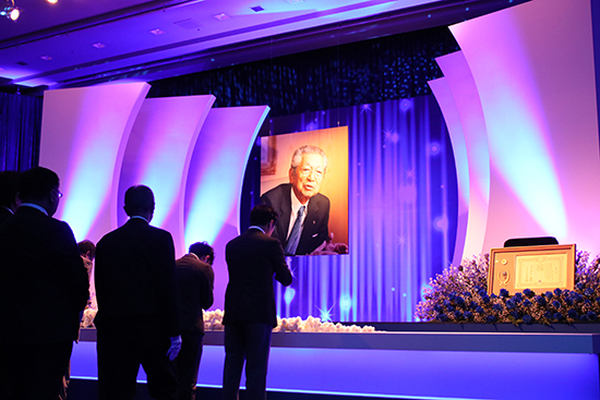 カシオ計算機、樫尾和雄会長の「お別れの会」、市場を創造し続けた人