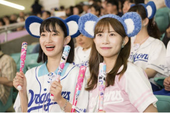 ドラゴンズ女子のテンション上がる 野球実況を聴きながら観戦できるソニーのイヤホン n R ドラゴンズ女子のテンション上がる 野球実況を聴きながら観戦できるソニーのイヤホン n R