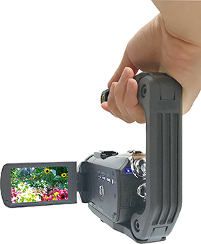 ドンキ、2万円以下の格安4Kビデオカメラ スタビライザーやバッテリ3個