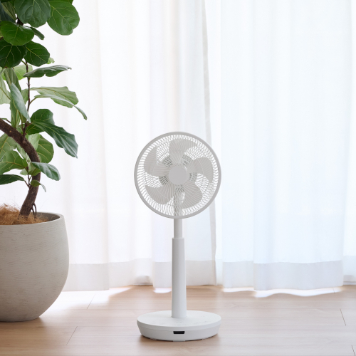 ビックカメラ、話しかければ、涼風ふわり！音声操作機能付き「DC