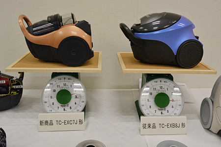 左が新製品「TC-EXC7J」、右が従来機種「TC-EXB8J」