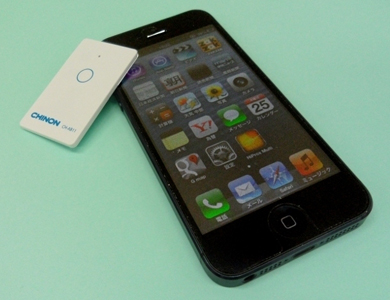 マジック ガーディアン 財布用 CH-AB11本体(左)とiPhone