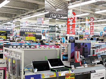リニューアルを機にパソコンコーナーにタブレット端末を展示するようになったケーズデンキ吹上店