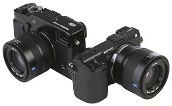 「Touit 1.8/32」の装着イメージ