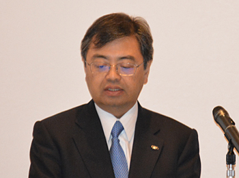 長谷川事業本部長は今後IGZO搭載モデルに注力することを明らかにした