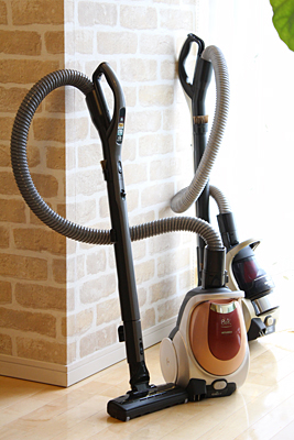 紙パック式の「TC-FXC8P」(左)とサイクロン式の「TC-EXC10P」