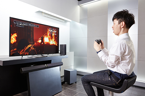 あまりのリアルさに驚く力石編集長