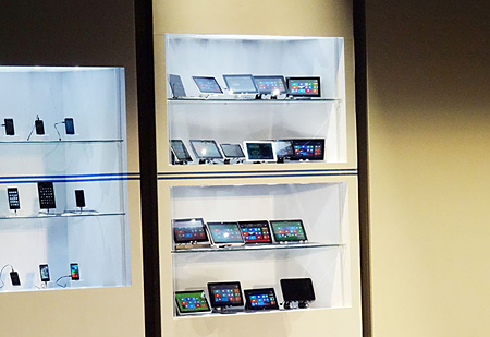 基調講演ステージに並んだ「2-in-1デバイス」たち