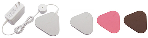 ワイヤレスチャージャー 03と、3色のシリコンキャップ(右)