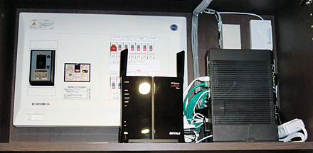 シューズボックスに設置した無線LAN親機