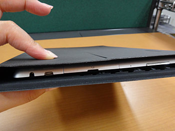 キーボードを装着すると21mmとちょっと厚めに